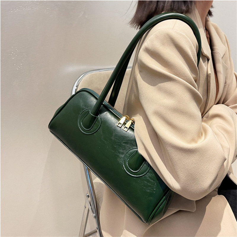 Classic Leather Handbag, Retro - огляд і ціна Women'S Vegan Bags